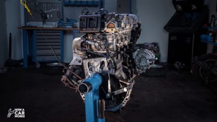 Amazing Engine Timelapse : Garage Nightshift