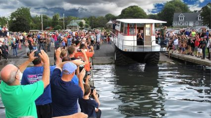 One Man Builds Incredible Amphibious Houseboat and It Actually Works!