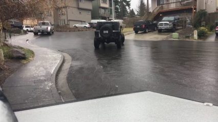Even This Jeep With Big Tires Can’t Stay in Control On Black Ice