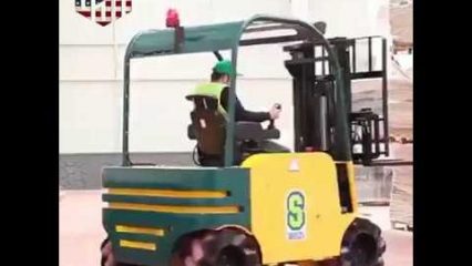 New Forklift Design Allows it to Move in Any Direction!