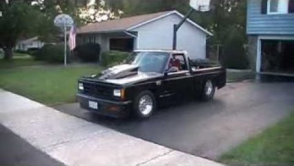 Pro Street Chevy S10 Pissing Off The Neighbors With Driveway Burnouts
