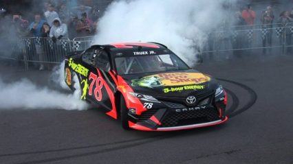 2017 NASCAR Champion Martin Truex Jr. Smoke Bombs FANS at Bass Pro Shops
