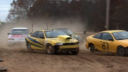 Redneck Rallycross – Racing Junk Cars for Cash