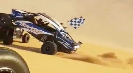 Buggy Crashes Into RZR At The Glamis Sand Dunes… Pay Attention People!