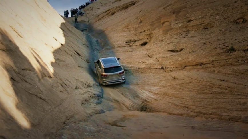 Stock Kia Sorento Attempts Hell's Gate in Moab