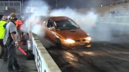 These Aussie Burnout Competitors Didn’t Even Make it 5 Seconds Before Wrecking HARD
