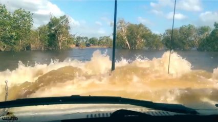 Toyota Land Cruiser 80 Series Goes Deep… Water Goes Past The Hood!