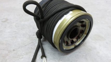 Trick with a Paracord Shows How to Remove Stuck Oil Filter