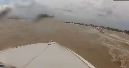 Most Intense Close Call You’ll Ever See – Airplane Pilot Nearly Crashes Into Fishing Boat