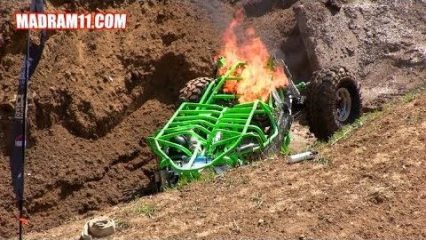 300 Shot of Nitrous Goes Boom on a Bright Green Buggy!