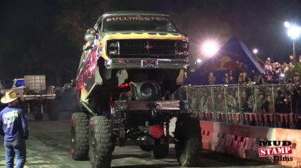 Old Chevy Tug-of-War Van Steals the Show, You’ve Never Seen One Like This