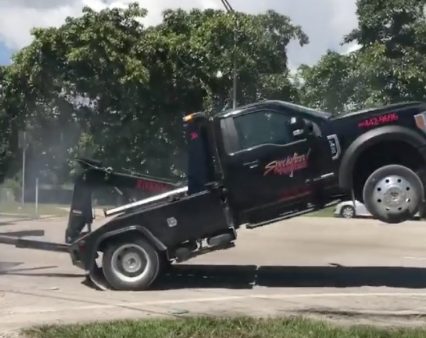 REPO Truck Meets It’s Match, Ford Superduty Does Some Serious Damage!