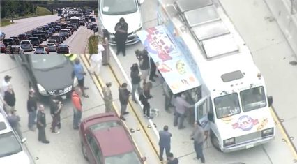 Major Accident Creates Gridlock On Highway, Food Truck Driver Takes Full Advantage