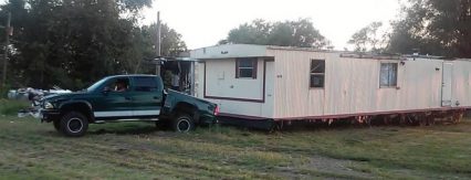 Crazy Rednecks Ties To Move A Mobile Home With His Pickup Truck. It Didn’t End Well