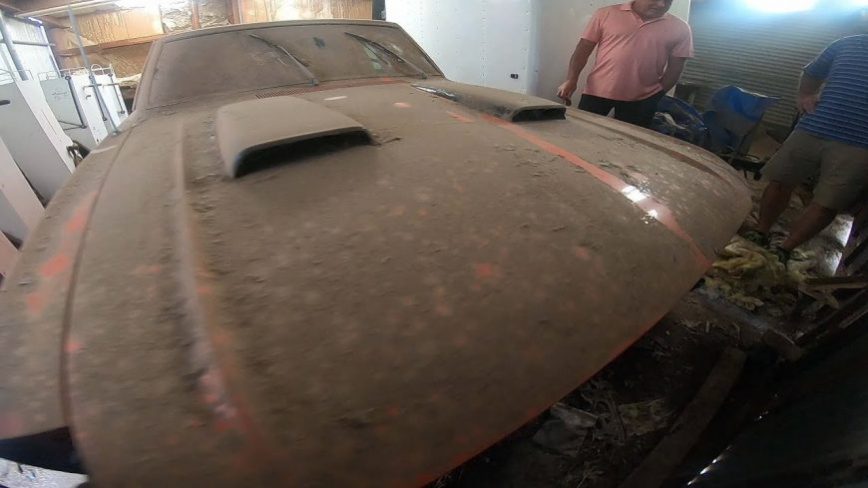 Mystery 1971 Dodge Barn Find That Has Been Hidden For 15 Years In West Texas