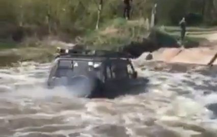 Off-Roaders Bite Off More Than They Can Chew in River Crossing Fail