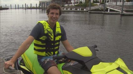 Genius Uses Jet Ski to Commute to Work in New York