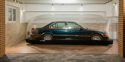 22-Year-Old BMW Kept in a Bubble Hits German eBay, Bidding is Going Crazy