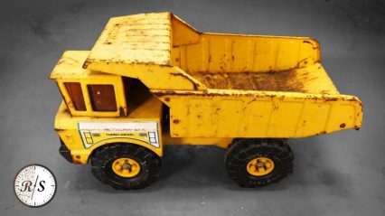 Restoring an Old Tonka Mighty Dump Truck is a Satisfying Walk Down Memory Lane