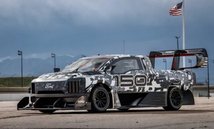 Ford F-150 Lightning SuperTruck Tackles Pikes Peak: A New Era of Electric Performance