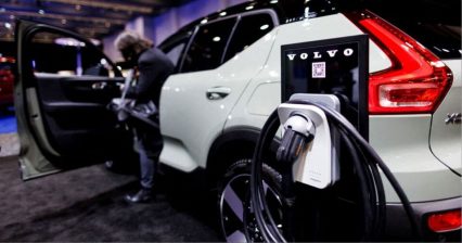 New Plan: Volvo No Longer Fully Electric by 2030